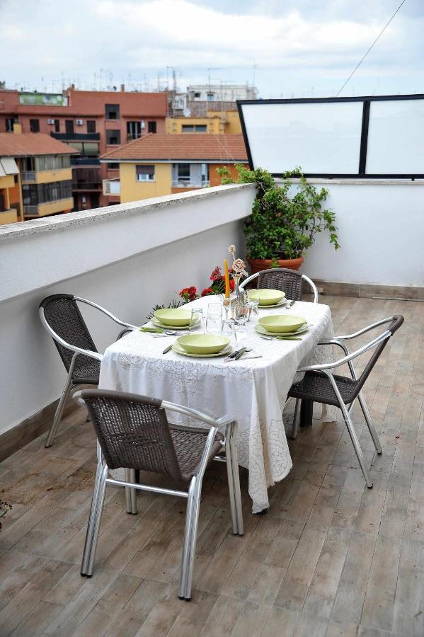 Appartamento Attico Luminoso Terrazza Metro A Aria Cond Wifi *