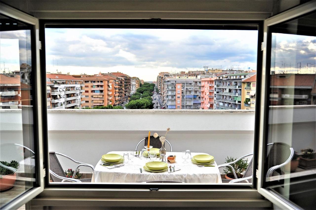 Appartamento Attico Luminoso Terrazza Metro A Aria Cond Wifi