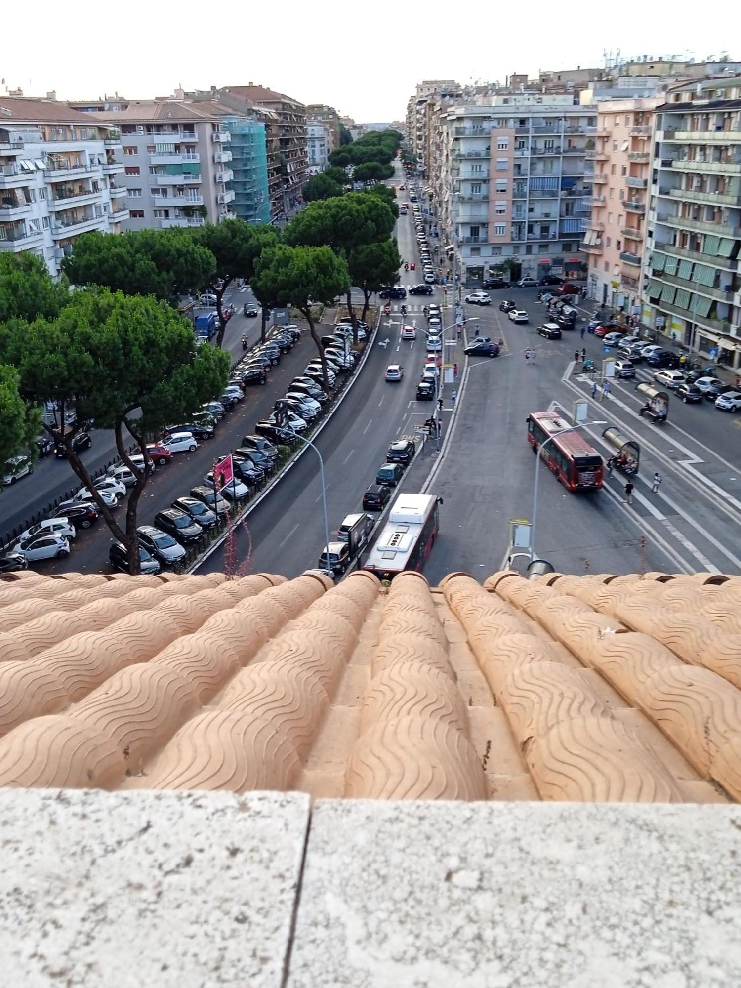 Appartamento Attico Luminoso Terrazza Metro A Aria Cond Wifi *